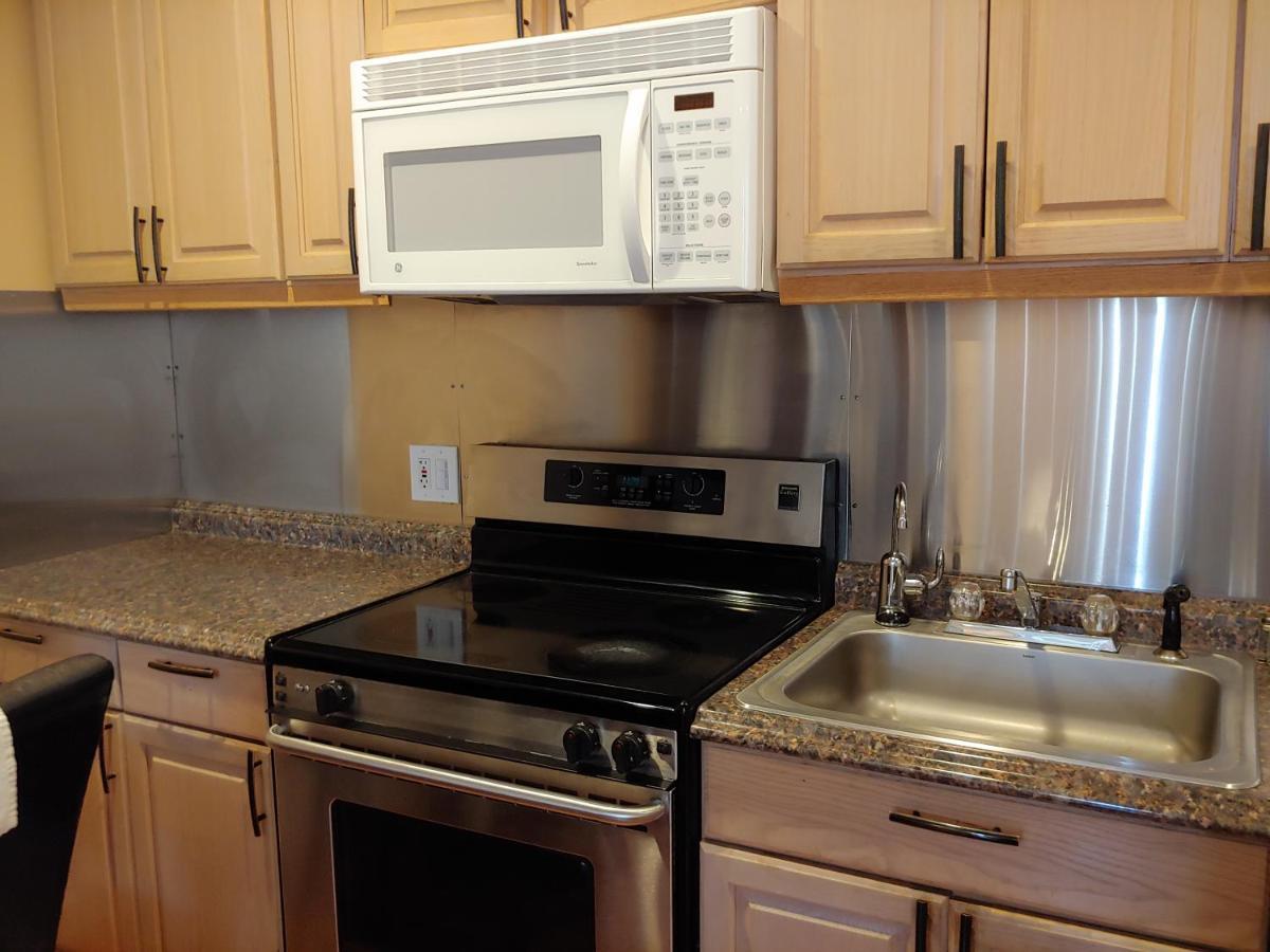 Jones Beach Hotel Wantagh Экстерьер фото