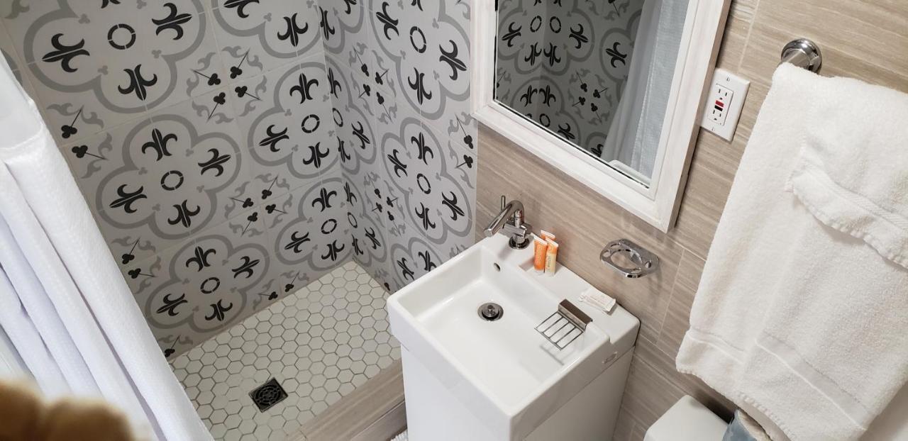 Jones Beach Hotel Wantagh Экстерьер фото