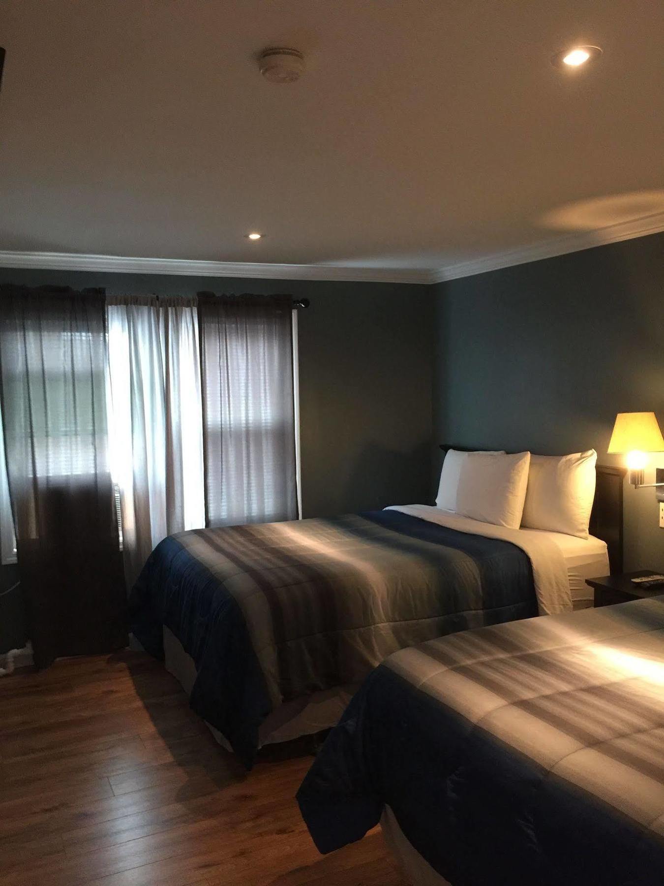 Jones Beach Hotel Wantagh Экстерьер фото